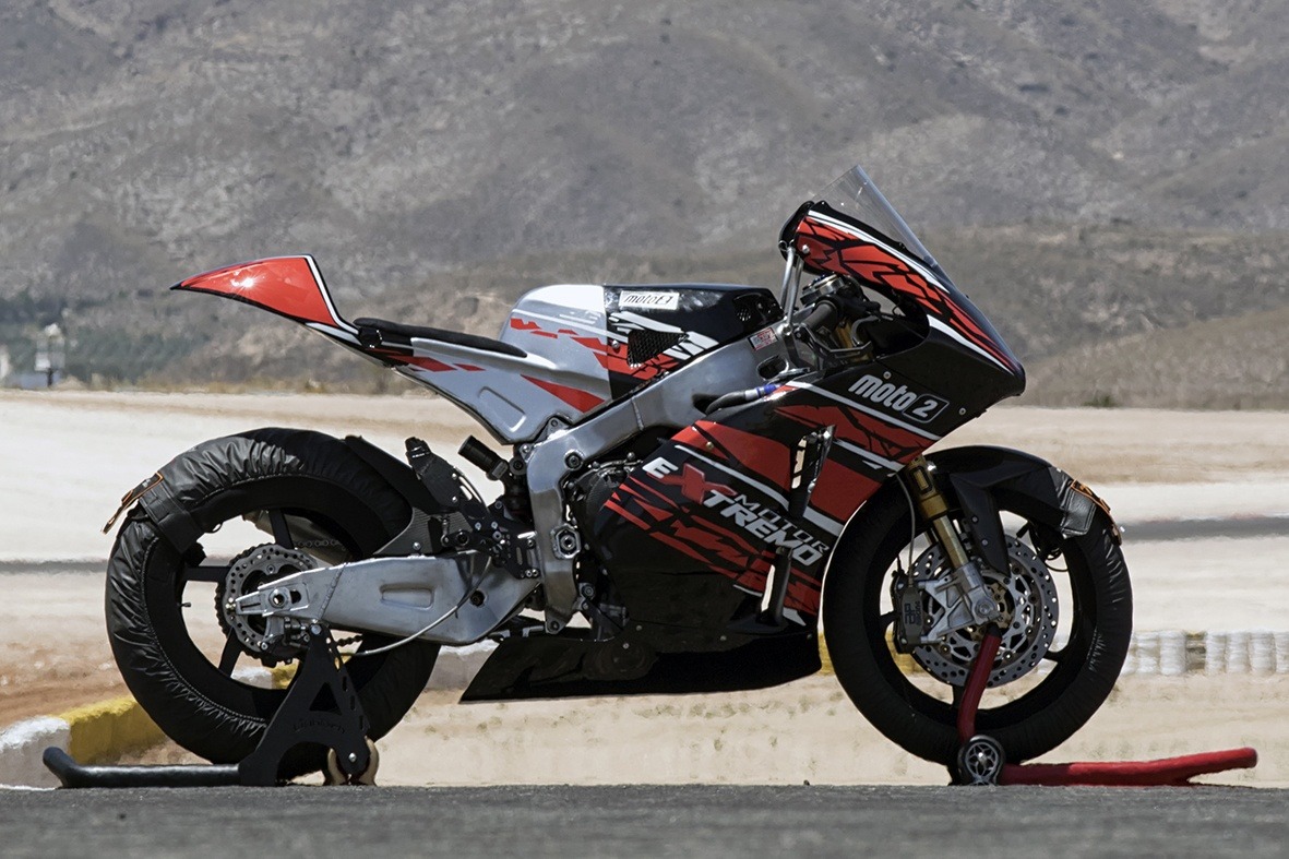 Alquiler moto Moto2 Tecstra - Motor Extremo