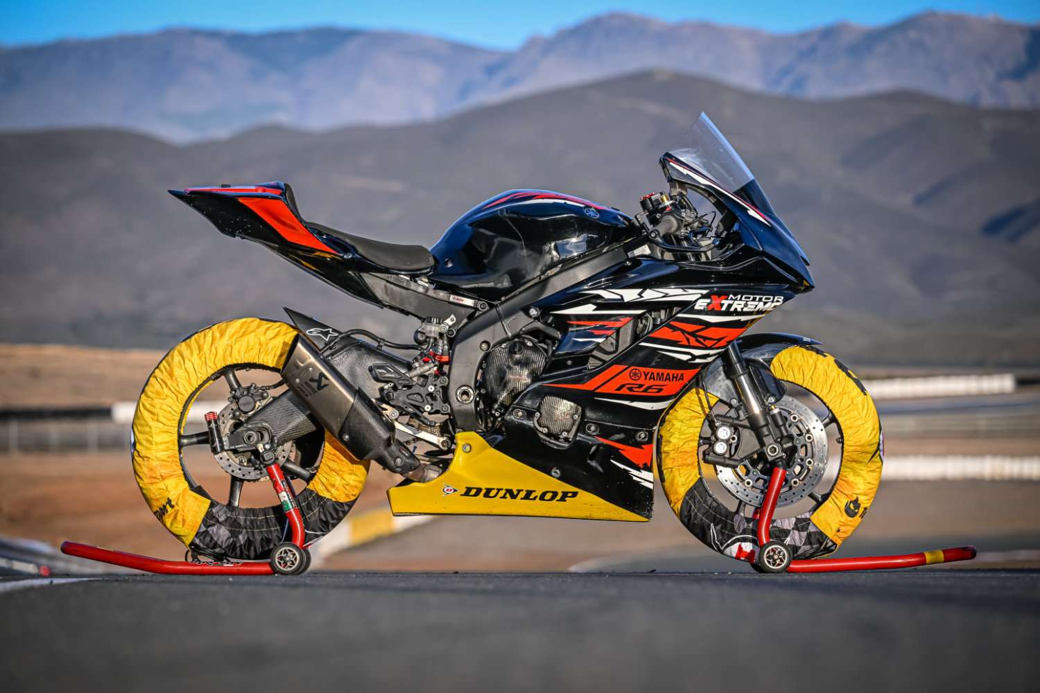 Yamaha R6 competición alquiler de moto